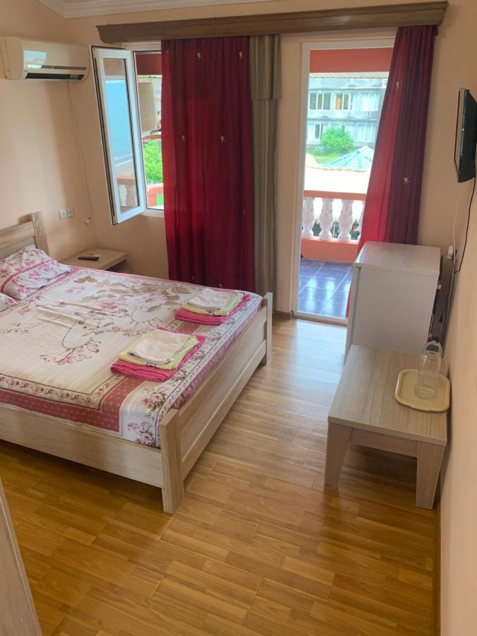 Guest House Rusalka Kobuleti Esterno foto
